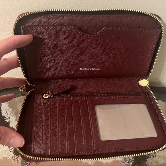 Michael Kors Large Burgundy/Merlot Pebble Leather Wristlet Wallet - Picture 3 of 4